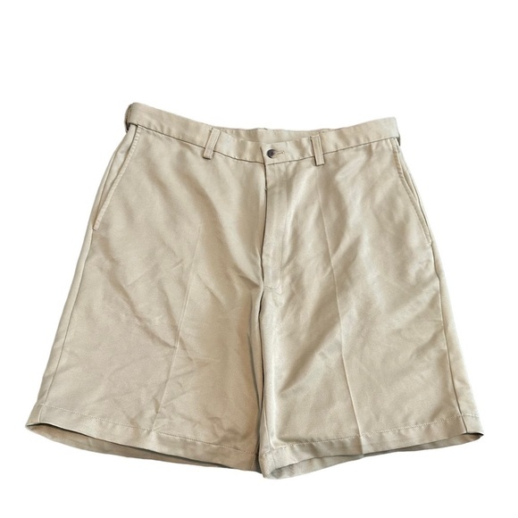 Old Navy , ultimate slim, built in flex , khaki shorts, size 32 - Picture 1 of 3